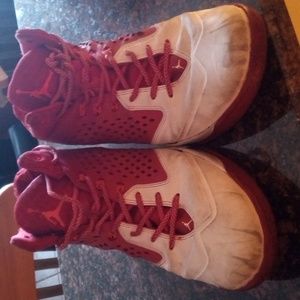 Jordan Size 13.5 Fly Wire Shoes